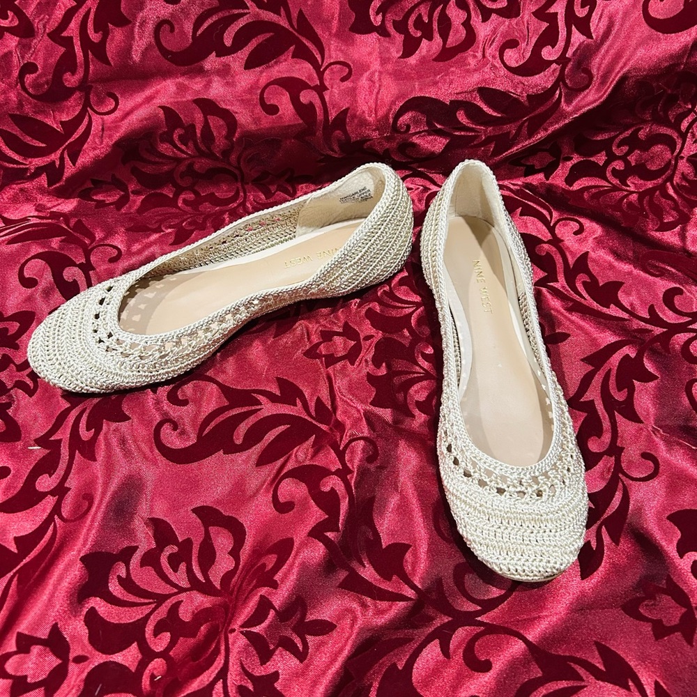 Nine West Cream Crochet Flats size 7
